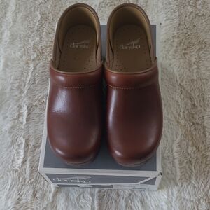 Dansko Women's Leather Clogs in Rich Brown